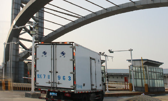 Identification of container numbers at Zhumadian Freight Base